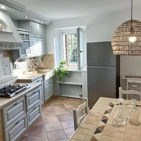 Апартаменты Castel Montorio - Camera Matrimoniale Con Bagno In Casa Condivisa