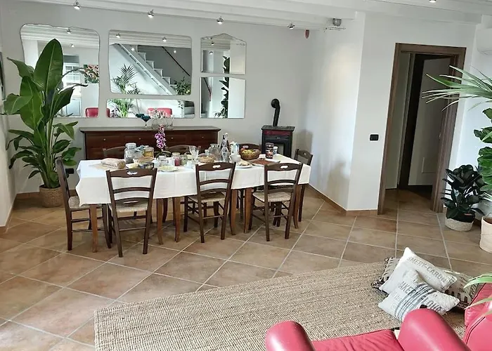 Castel Montorio - Camera Matrimoniale Con Bagno In Casa Condivisa * Verona